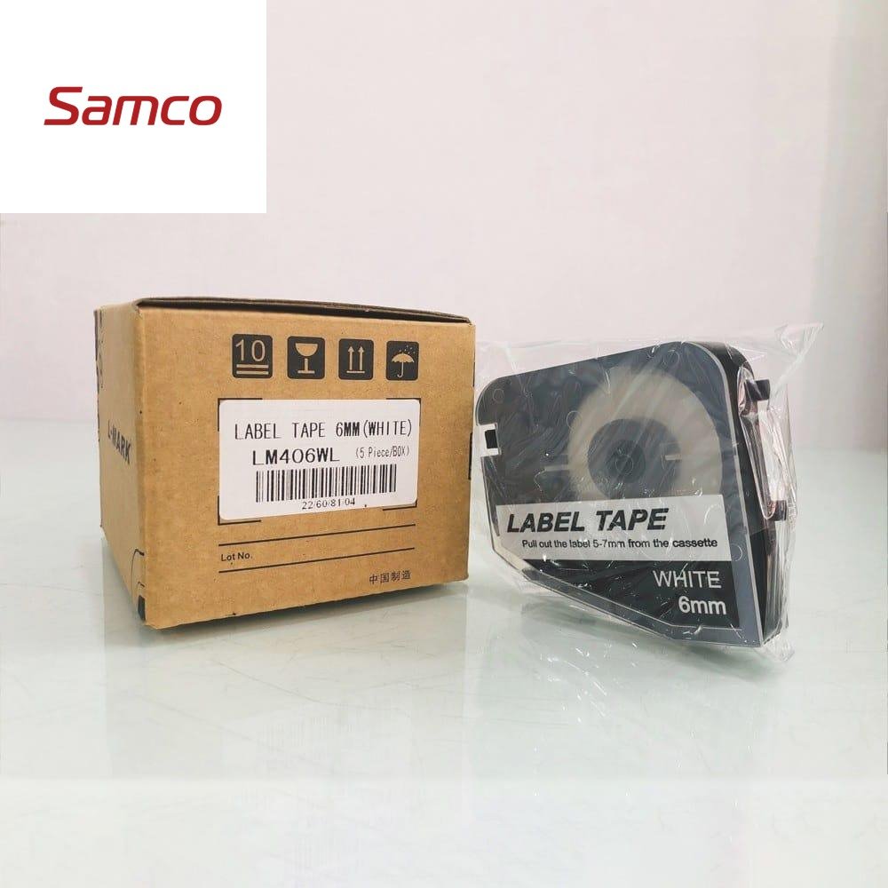 nhan-in-l-mark-lm406sl-6mm-x-8m-nen-bac-samco nhan in l mark lm406sl 6mm x 8m nen bac samco